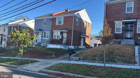 214 54th St SE, Washington, DC 20019