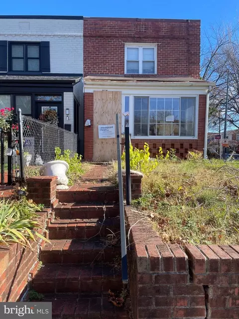 101 33rd St NE, Washington, DC 20019