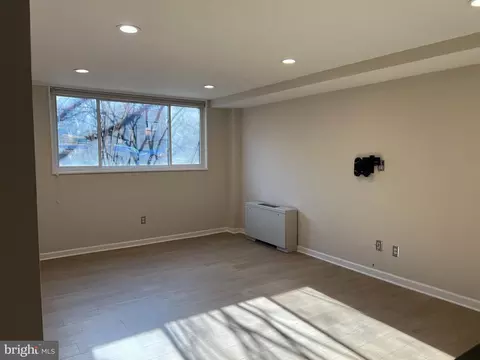 Living - 4545 Macarthur Blvd NW #G7, Washington, DC 20007 photo 2 of 5