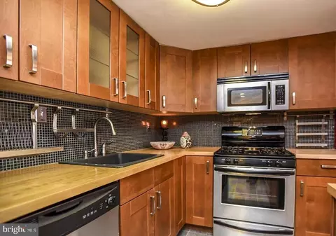 Kitchen - 4545 Macarthur Blvd NW #G7, Washington, DC 20007 photo 2 of 3