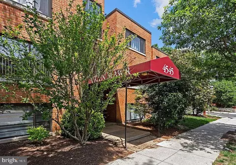 4545 Macarthur Blvd NW #G7, Washington, DC 20007
