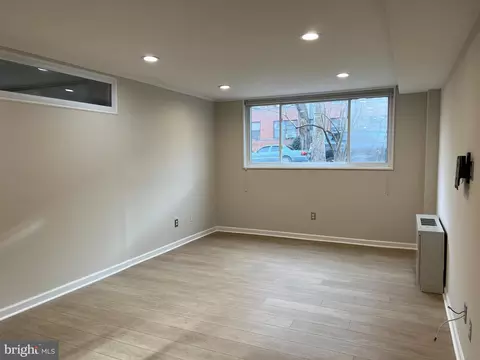 Living - 4545 Macarthur Blvd NW #G7, Washington, DC 20007 photo 1 of 5