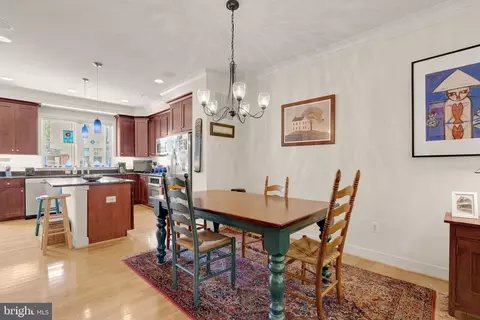 Dining - 1011 3rd Pl SE, Washington, DC 20003 photo 2 of 2