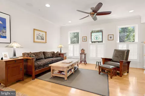 Other - 1011 3rd Pl SE, Washington, DC 20003 photo 2 of 10