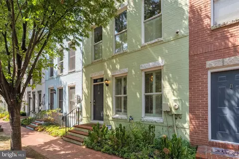 Exterior - 1011 3rd Pl SE, Washington, DC 20003 photo 2 of 4