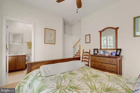 Bedroom - 1011 3rd Pl SE, Washington, DC 20003 photo 4 of 4