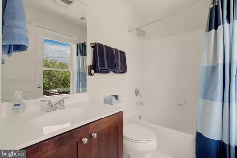 Bath - 1011 3rd Pl SE, Washington, DC 20003 photo 4 of 4