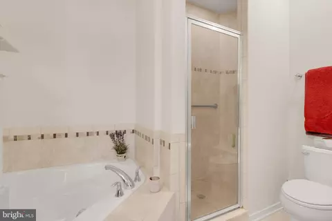 Bath - 1011 3rd Pl SE, Washington, DC 20003 photo 2 of 4