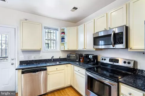 314 K St NE, Washington, DC 20002 photo 12