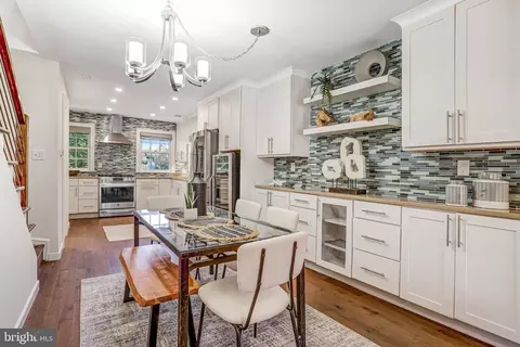 745 10th St SE, Washington, DC 20003