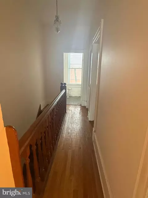 Entry Way - 656 6th St NE, Washington, DC 20002 photo 4 of 8