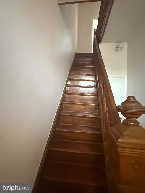 Entry Way - 656 6th St NE, Washington, DC 20002 photo 7 of 8