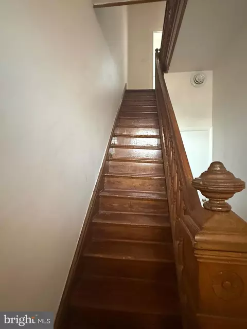 Entry Way - 656 6th St NE, Washington, DC 20002 photo 6 of 8