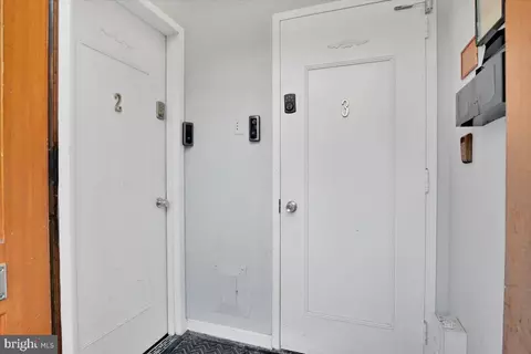 1614 15th St NW, Washington, DC 20009 photo 3