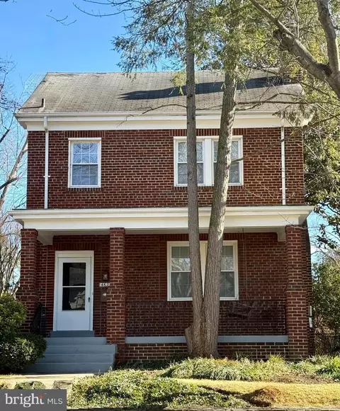 4623 47th St NW, Washington, DC 20016