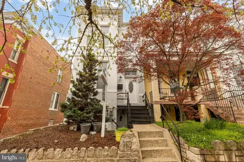 Exterior - 421 10th St NE, Washington, DC 20002 photo 2 of 5