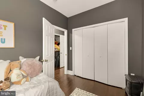 Bedroom - 421 10th St NE, Washington, DC 20002 photo 5 of 11
