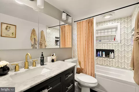 Bath - 421 10th St NE, Washington, DC 20002 photo 5 of 5