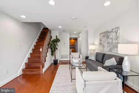Living - 813 12th St NE, Washington, DC 20002 photo 2 of 2