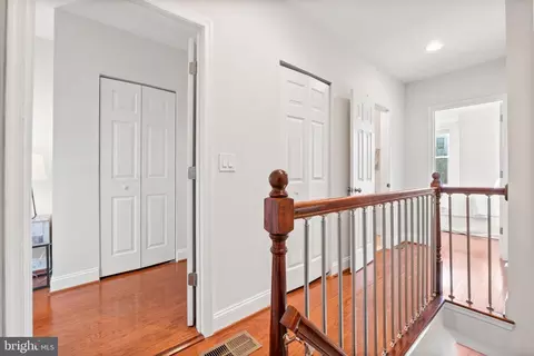 Entry Way - 813 12th St NE, Washington, DC 20002 photo 4 of 4