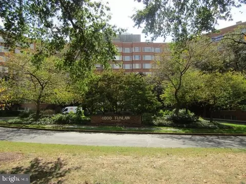 4000 Tunlaw Rd NW #1029, Washington, DC 20007