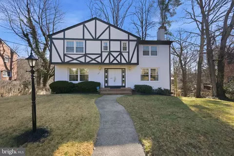 2827 Ellicott St NW, Washington, DC 20008