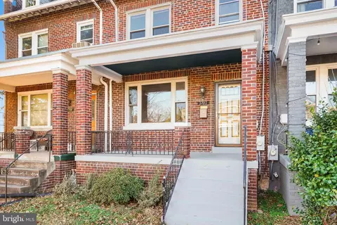 2702 6th St NE, Washington, DC 20017