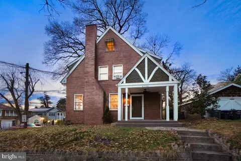 6712 6th St NW, Washington, DC 20012