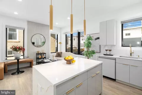 1140 Oates St NE #102, Washington, DC 20002