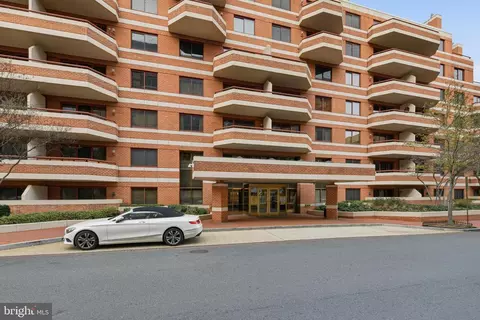 2301 N Street St NW #212, Washington, DC 20037