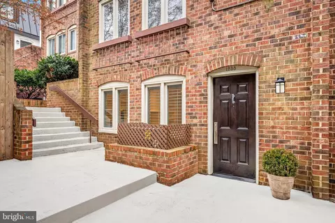 1238 Eton Ct NW #T17, Washington, DC 20007