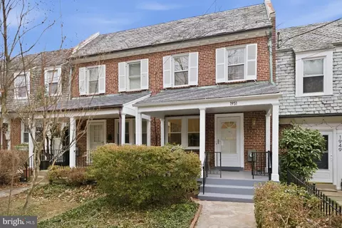 1951 39th St NW, Washington, DC 20007