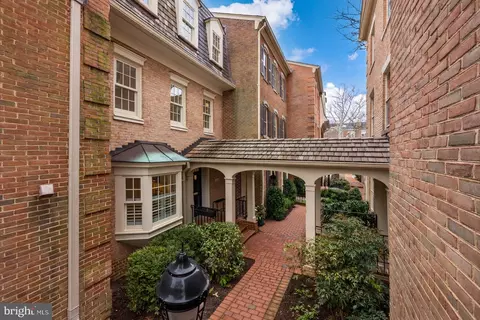 4342 Westover Pl NW, Washington, DC 20016
