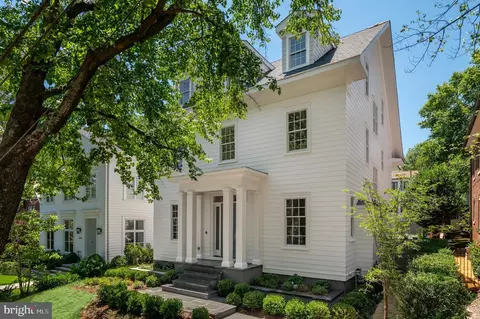 2604 36th St NW, Washington, DC 20007