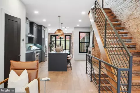 207 F St NE, Washington, DC 20002