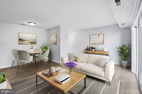 625 Chesapeake St SE #301, Washington, DC 20032