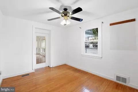 Entry Way - 6758 Eastern Ave NW, Washington, DC 20012 photo 3 of 4