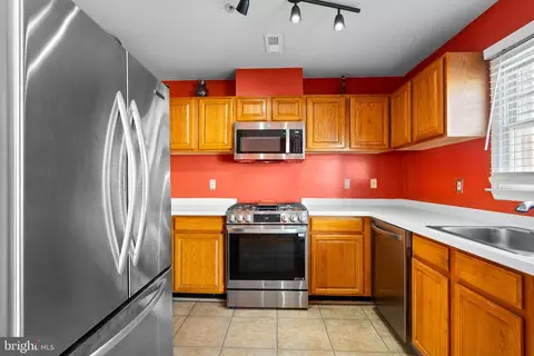 802 Hr Dr SE, Washington, DC 20032 photo 10