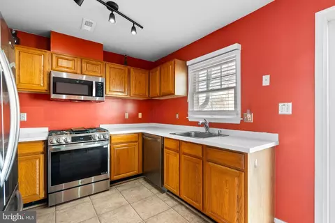 802 Hr Dr SE, Washington, DC 20032 photo 9