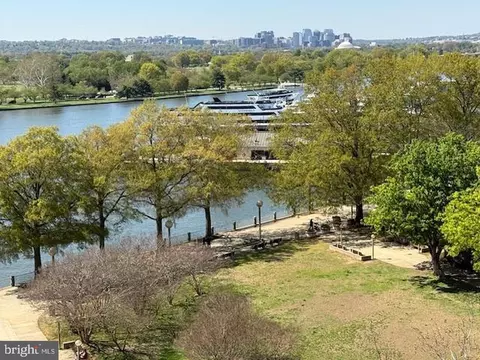 1425 4th St SW #A714, Washington, DC 20024