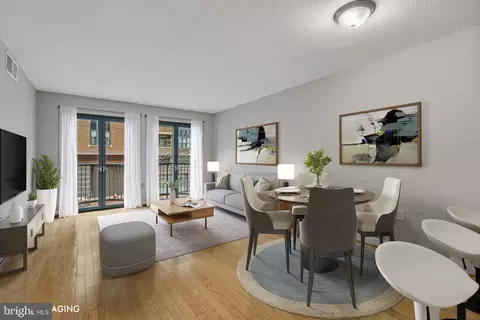 1117 10th St NW #202, Washington, DC 20001