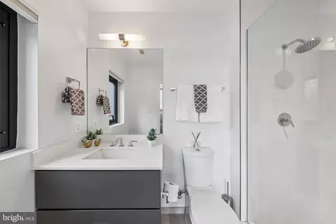 301 H St NE #201, Washington, DC 20002 photo 19