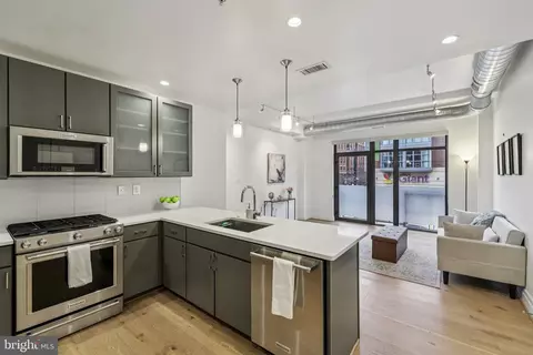 301 H St NE #201, Washington, DC 20002 photo 2