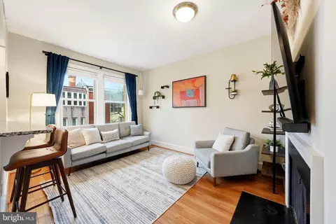 18 9th St NE #305, Washington, DC 20002