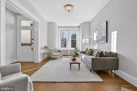 154 13th St SE, Washington, DC 20003 photo 4