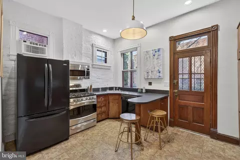 154 13th St SE, Washington, DC 20003 photo 12