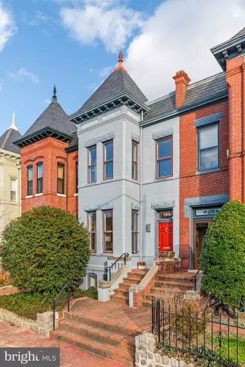 154 13th St SE, Washington, DC 20003 photo 3