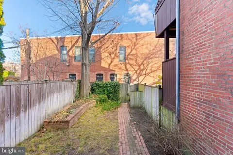 154 13th St SE, Washington, DC 20003 photo 39