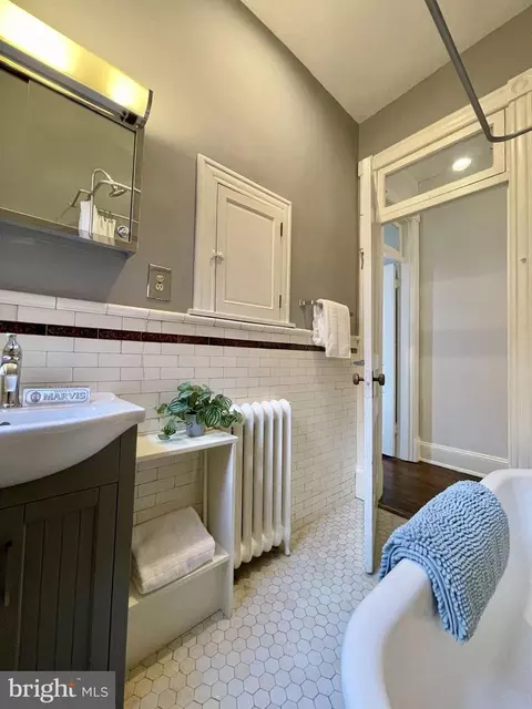 154 13th St SE, Washington, DC 20003 photo 28