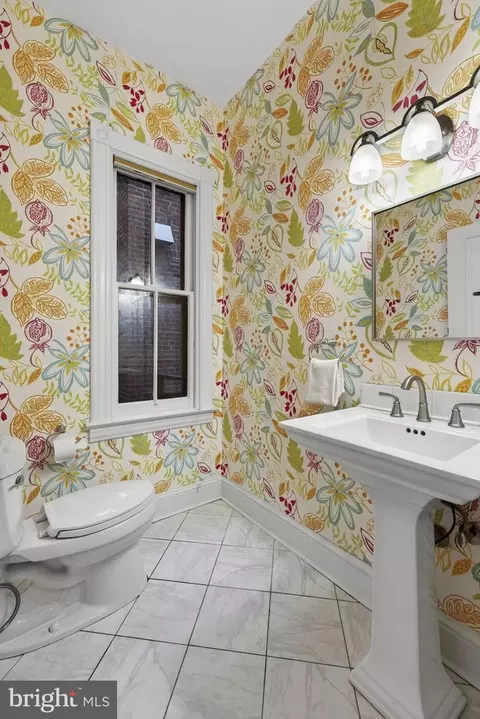 154 13th St SE, Washington, DC 20003 photo 16